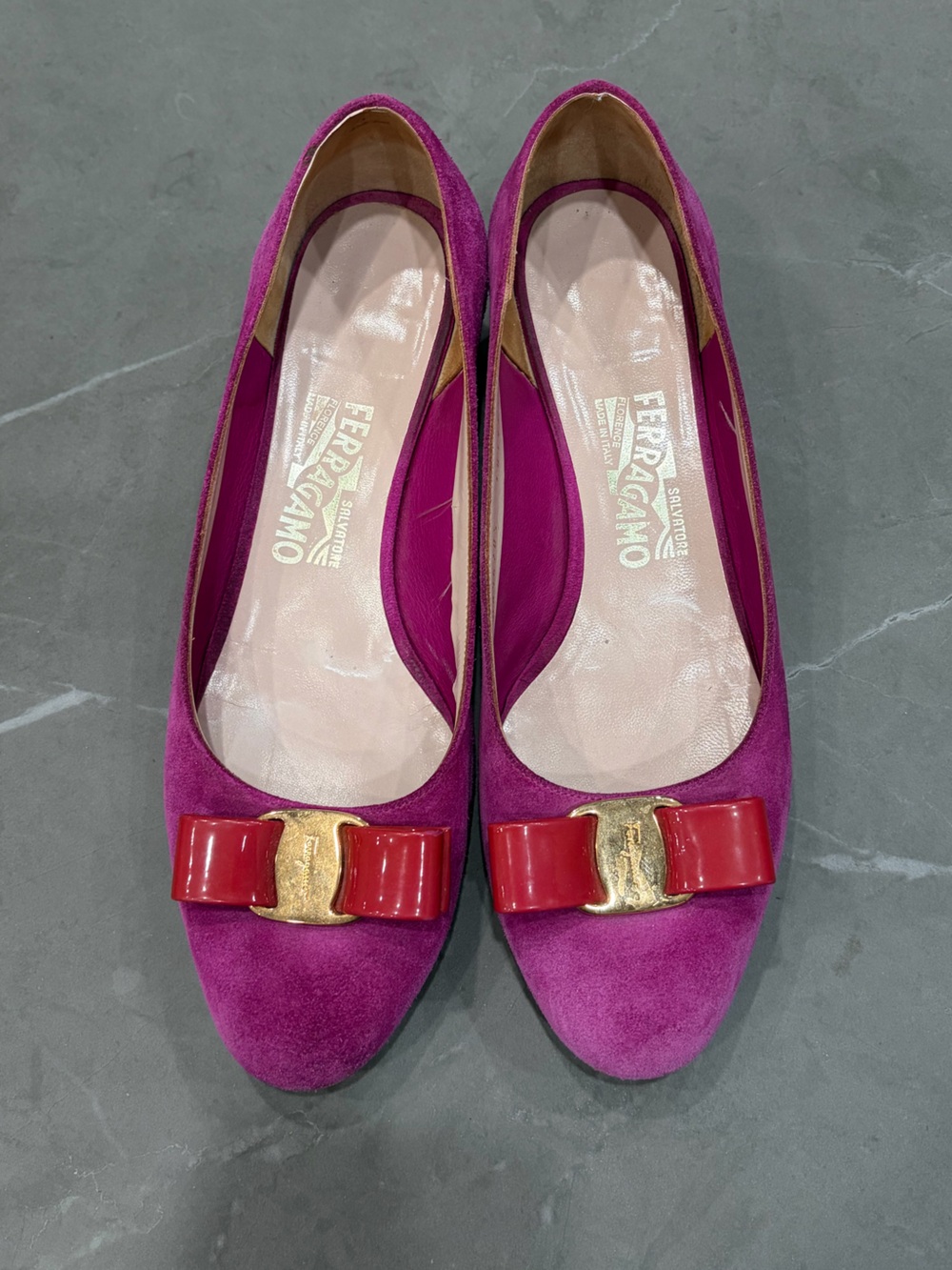 Salvatore Ferragamo Suede Ballet Flats in Fuchsia with Red Bow - Picture 2 of 11